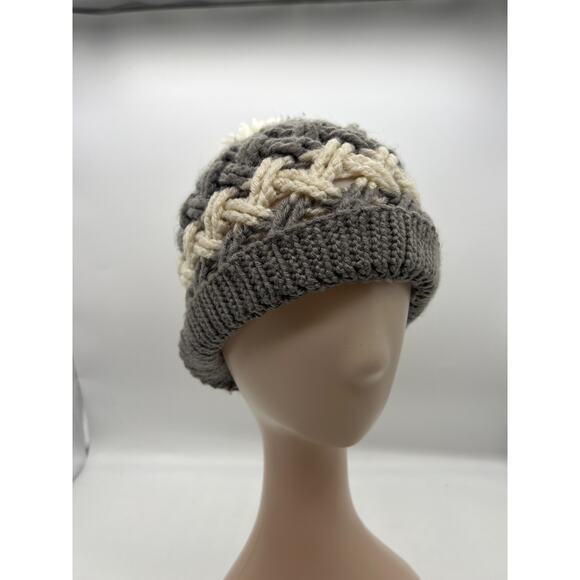 Chunky knit gray white beanie pom pom winter hat boho outdoors Small - Picture 2 of 7